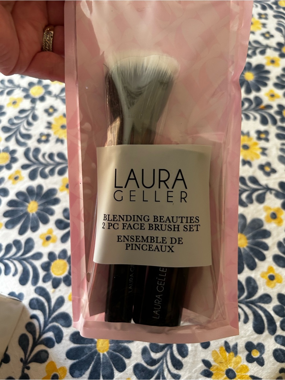 LAURA GELLER Makeup Brushes - Blending Beauties Two-Piece Set - Picture 8 of 9